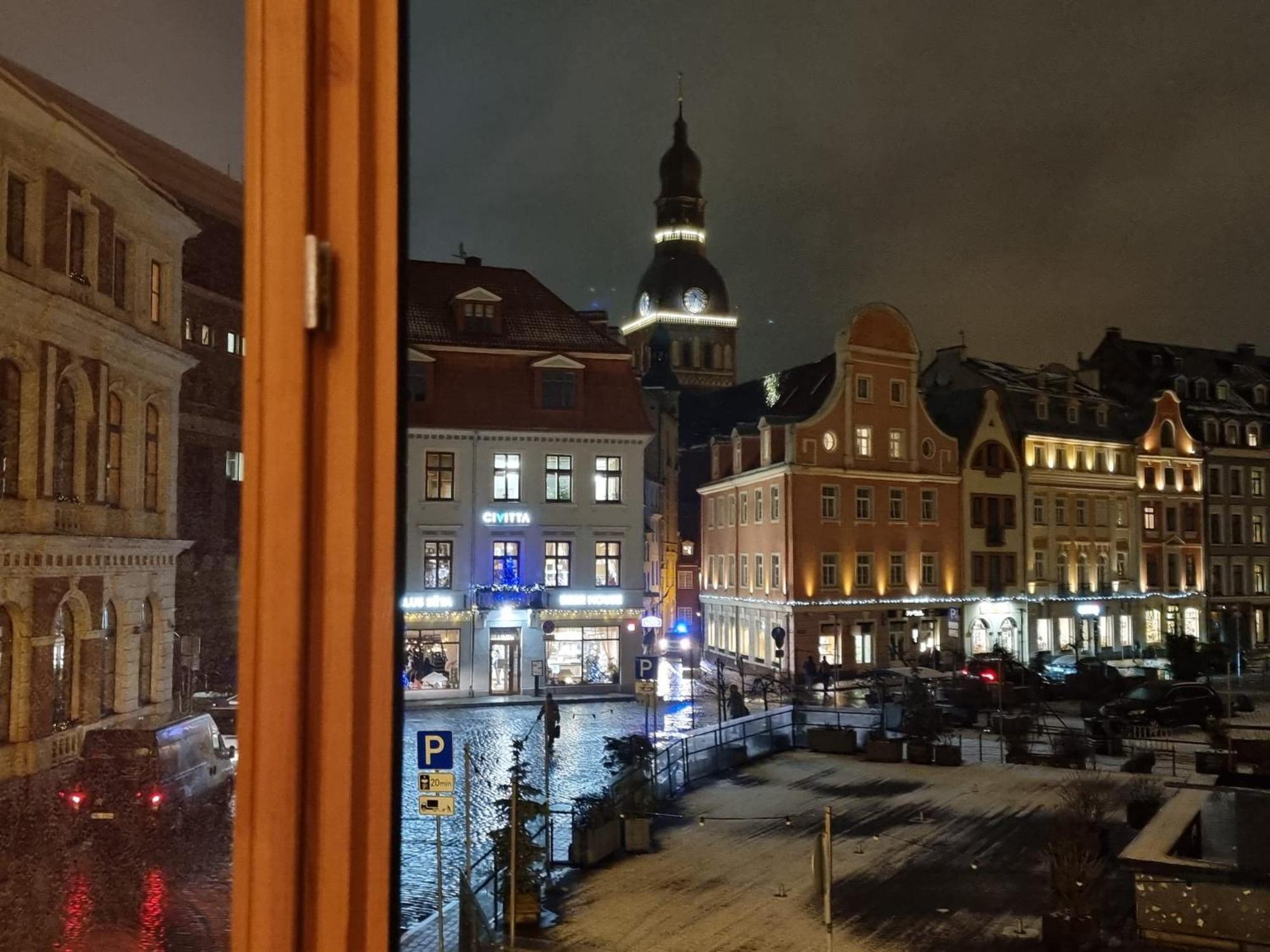 Lägenhet 2 Bedroom Next To Hall With Parking Riga